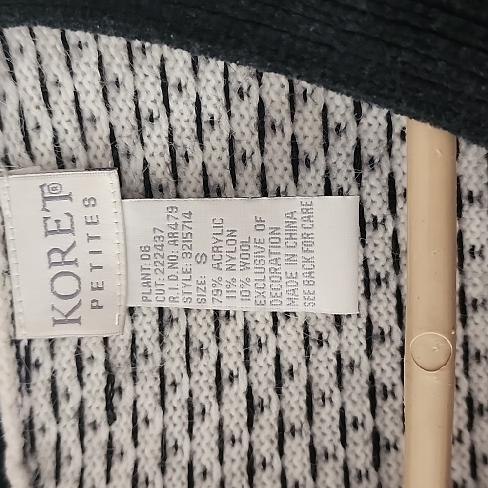 Koret Petites Cardigan sweater, Size SP - Picture 2 of 11